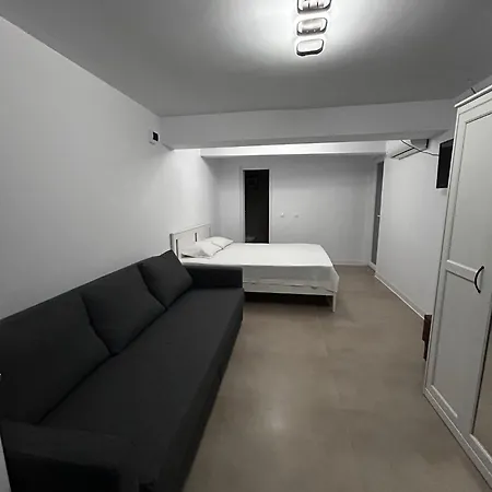 Casa Popa Albatrosului Nr 40 *