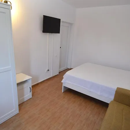 Casa Popa Albatrosului Nr 40 *
